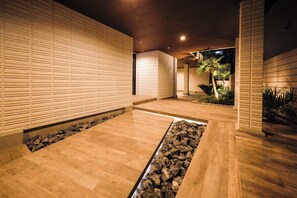Interior - Pacific Coast Enoshima by Teranova (Fujisawa)