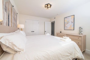 2 habitaciones, tabla de planchar con plancha, wifi y ropa de cama