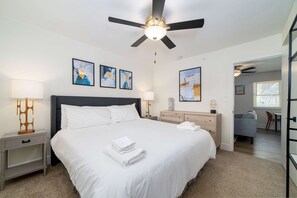 1 bedroom, iron/ironing board, WiFi, bed sheets - Sojourn's Harborage - Coral Suite (Norfolk)