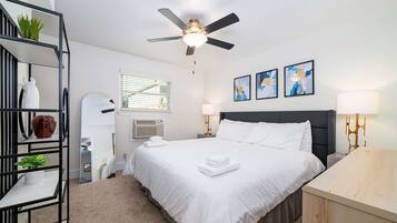 1 habitación, tabla de planchar con plancha, wifi y ropa de cama