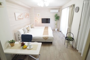 1 bedroom, desk, free WiFi, bed sheets