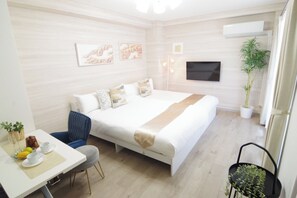 1 bedroom, desk, free WiFi, bed sheets