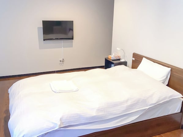 1 bedroom, desk, free WiFi, bed sheets