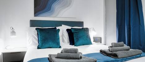 2 bedrooms, iron/ironing board, travel cot, free WiFi