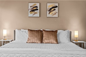 4 chambres, fer et planche à repasser, Wi-Fi, draps fournis