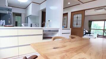 Fridge, microwave, stovetop, cookware/dishes/utensils