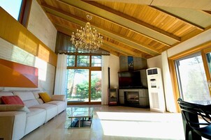 Televisión LED, Netflix, películas de estreno, películas con cargo