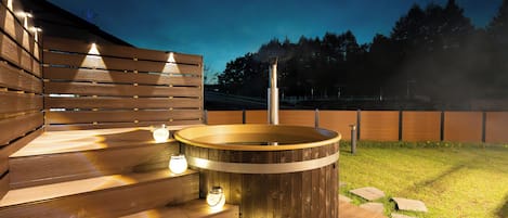 Jacuzzi House | 3 bedrooms, premium bedding, down comforters, memory foam beds