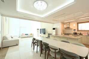Grand Penthouse | Private kitchen