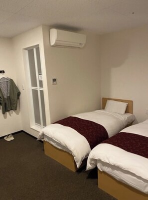 Schreibtisch, kostenloses WLAN, Bettwäsche