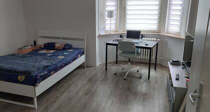 Stylish Studio with WiFi Near Kiel Port with Sea Views & Park Nearby.