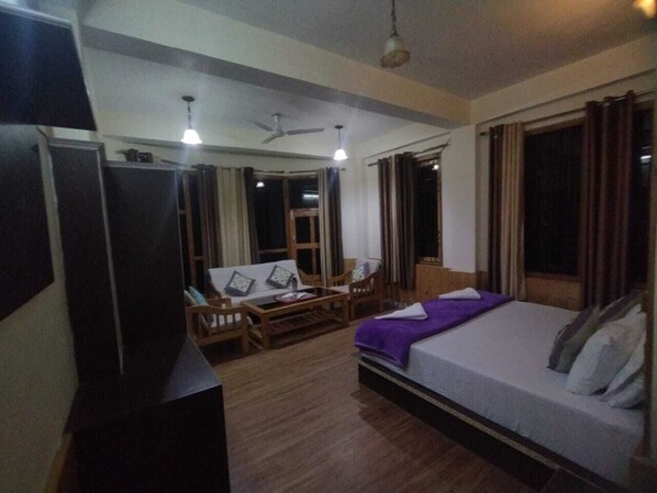 Luxury Room, Mountain View | Soundproofing, free WiFi