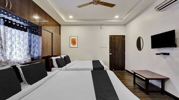 Economy Double Room, Balcony, City View | Private spa tub