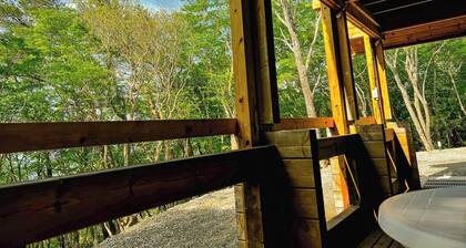 Mountain Hut No 1 The most popular log cabin style cabin in Nasu Highlands / Nasugun Tochigi
