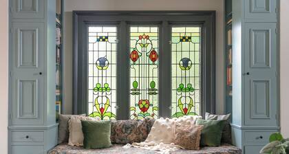 High Street Inn McIntire Room | 1 Bed, 1 Bath