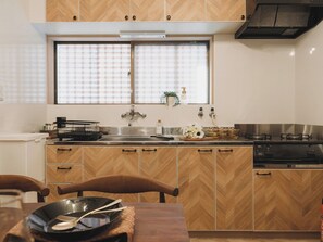 Fridge, microwave, stovetop, cookware/dishes/utensils