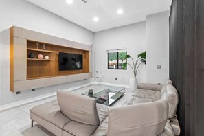 Télévision, espaces bureaux