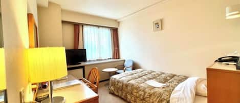 1 dormitorio, escritorio, tabla de planchar con plancha y wifi gratis