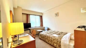 1 bedroom, desk, iron/ironing board, WiFi (free)