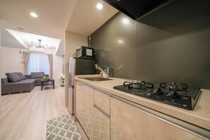 Fridge, microwave, stovetop