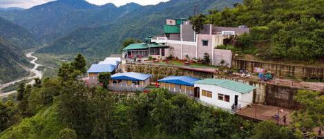 المنشأة من الخارج