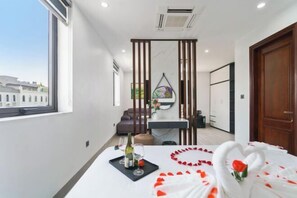 Room - The Enchanted Ha Long Hotel (Tuan Chau)