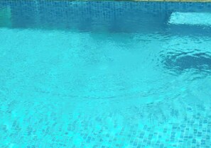 Una piscina cubierta