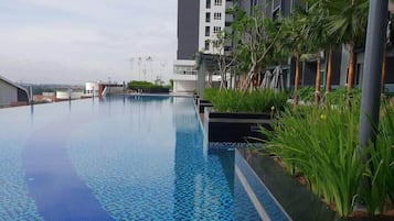 Kolam renang outdoor
