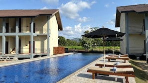 Outdoor pool - Hotel Sigiriyaaya (Sigiriya)
