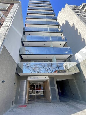 Exterior detail - Palermo Apartment Grill Balcony Gym (Buenos Aires)
