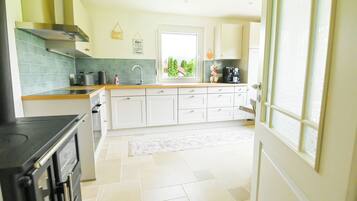 Réfrigérateur, four, plaque de cuisson, lave-vaisselle