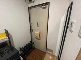 1 bedroom, desk, WiFi (free)