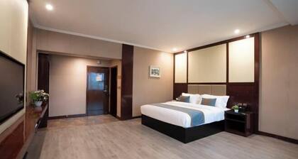 Siji Xiaozhu Hotel