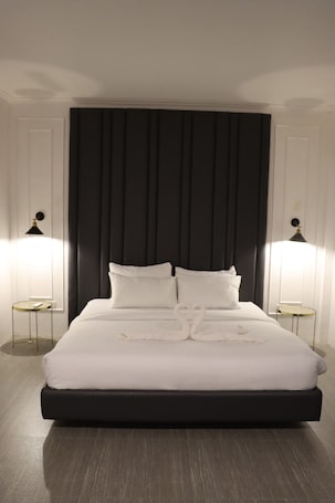 Executive-rum | Skrivbord, arbetsyta för laptop, gratis wi-fi och sängkläder. H Mansion Hotel