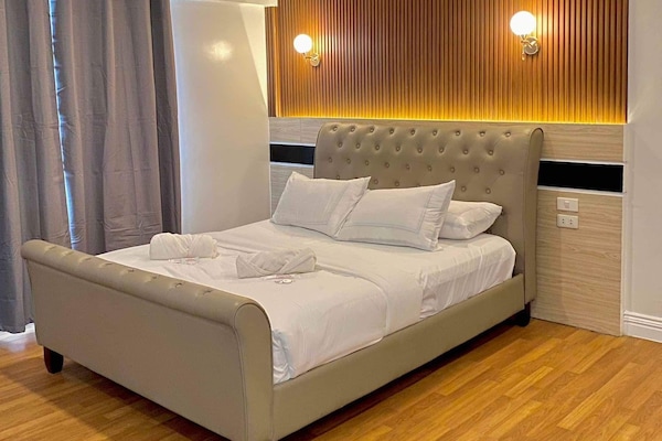 Desk, laptop workspace, free WiFi, bed sheets