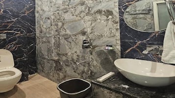 Quarto luxo | Banheiro
