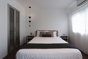 2 室のベッドルーム、デスク、アイロン / アイロン台、WiFi (無料)