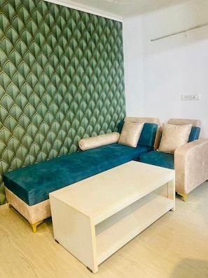 Flat-screen TV - Hotel & BNB Solanki Residency Jaipur (Jaipur)