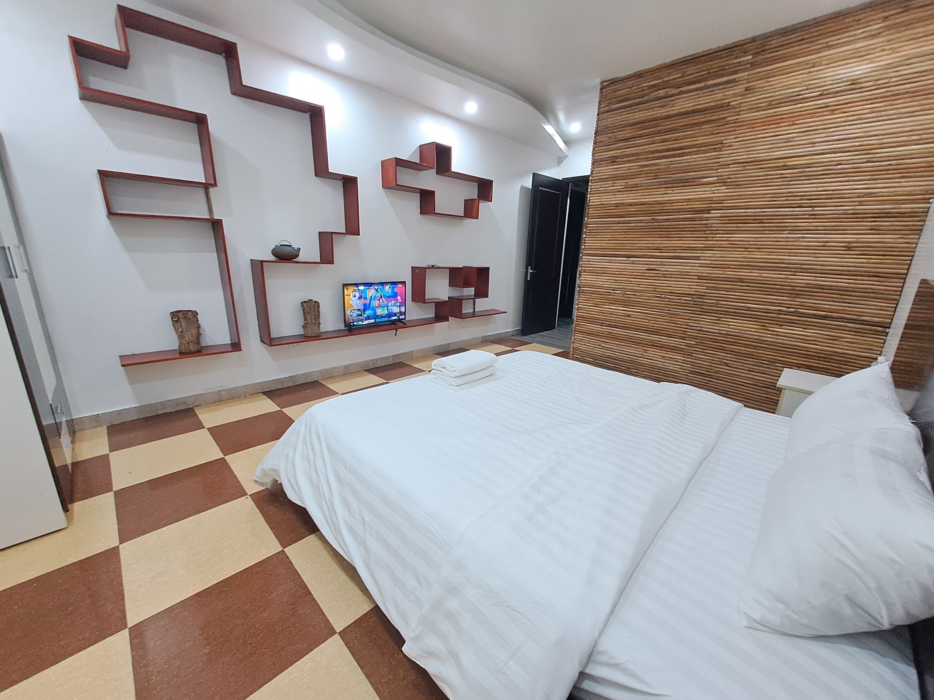 Standard Room, Garden View | Desk, laptop workspace, free WiFi