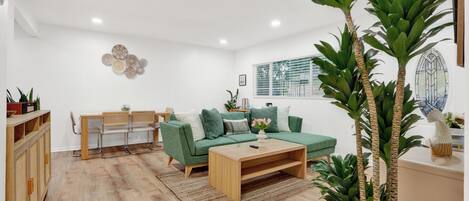 Een smart-tv en een muziekbibliotheek