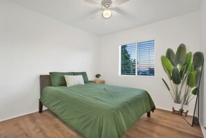 3 bedrooms, desk, iron/ironing board, travel cot