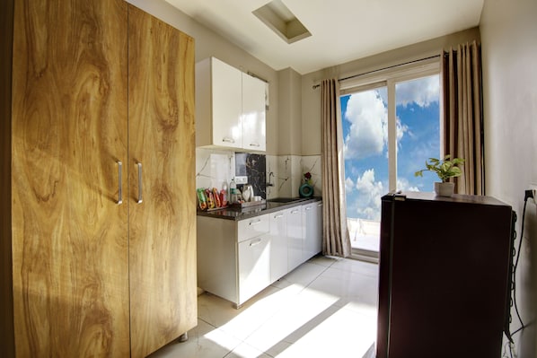 Deluxe Stüdyo, Balkon, Şehir Manzaralı | Giysi dolabı