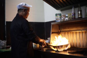 Restaurant - Niketan Boutique Stay Medicity Medanta (Gurugram)