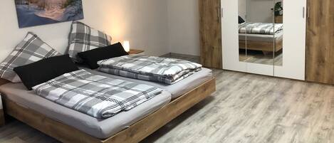 2 Schlafzimmer, Bettwäsche