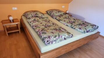 2 bedrooms, free WiFi, bed sheets