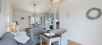 Apartment 'Ferienwohnung Marschblick' with Private Terrace, Shared Garden and Wi-Fi