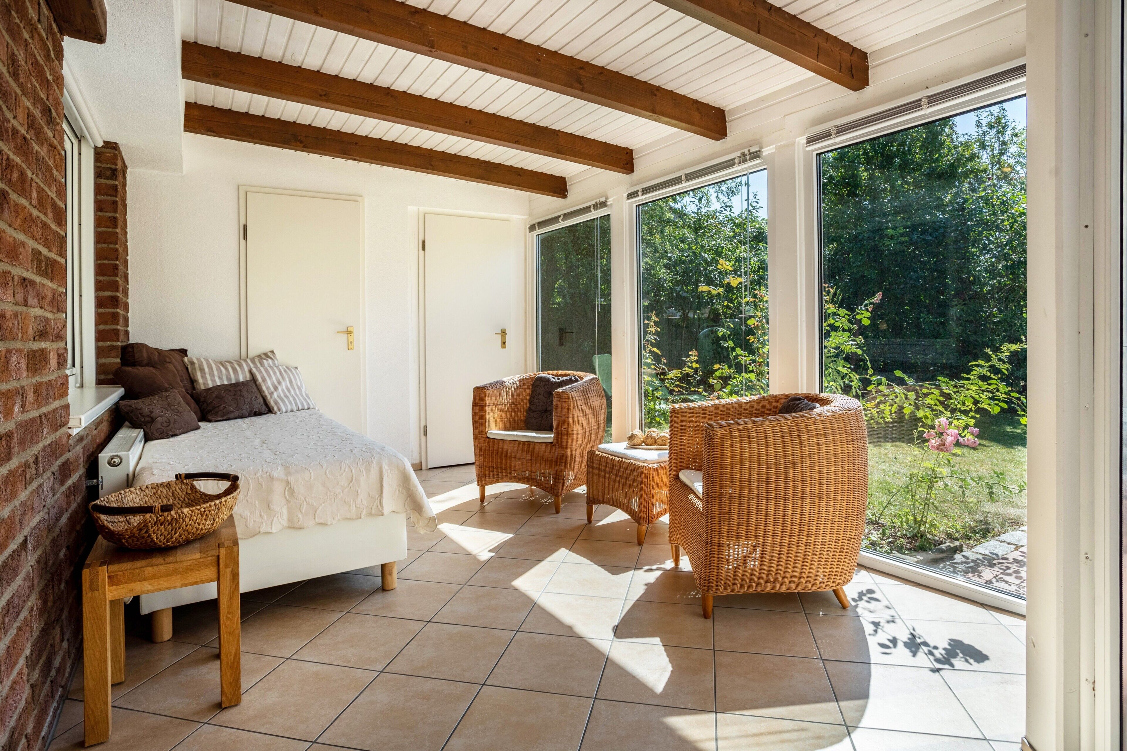 2 slaapkamers, een strijkplank/strijkijzer, gratis wifi, beddengoed