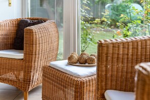 Interior - Holiday Home 'Ferienhaus Sommerrose' with Private Terrace, Private Garden and Wi-Fi (Oberuckersee)