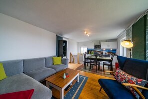 TV, stereo - Apartment 'Ferienwohnung Meeresblick' with Sea View, Balcony and Wi-Fi (Borkum)