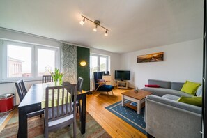 テレビ、ステレオ